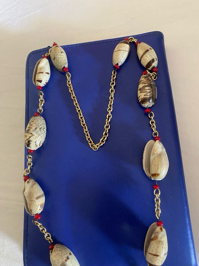 Collana estiva con conchiglie