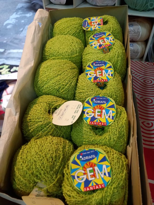 Scatola  Cotone boucle adriafil verde acido