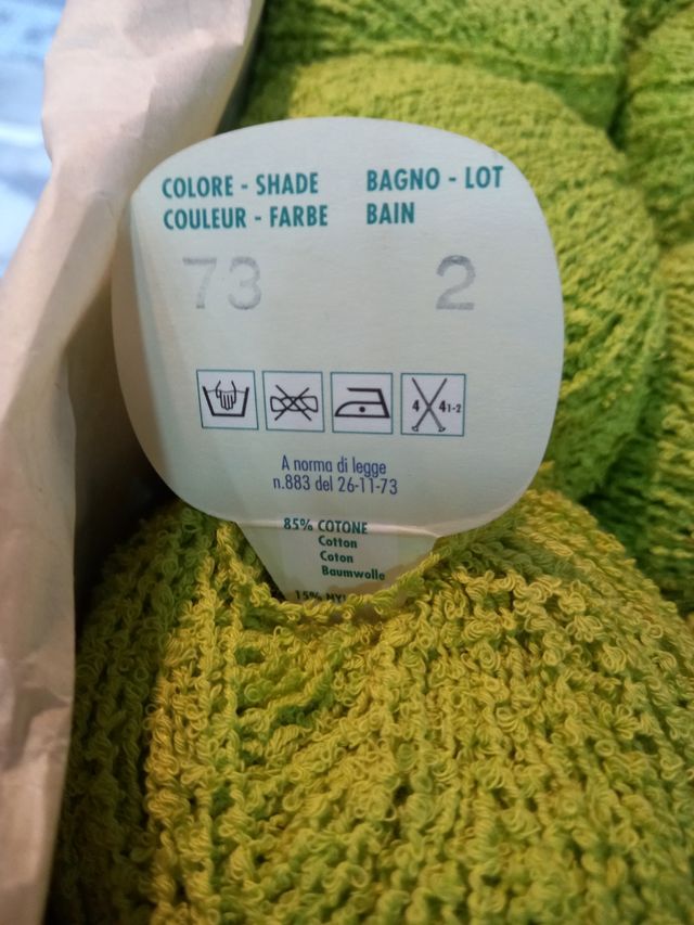 Scatola  Cotone boucle adriafil verde acido