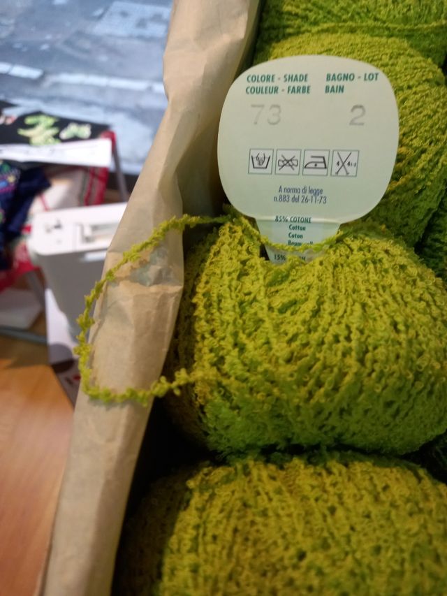Scatola  Cotone boucle adriafil verde acido