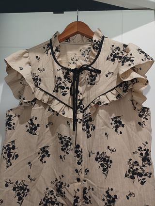 Blusa beige flores-primavera