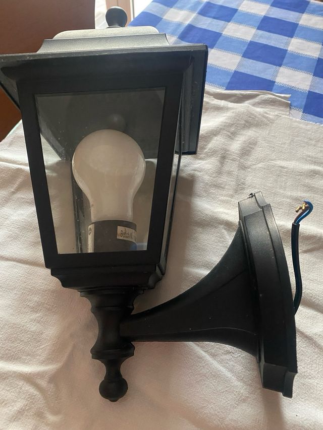 Lampada a muro da esterno