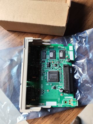 Tarjeta comunicación serie Omron
