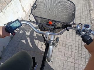 Bicicleta eléctrica de tres ruedas