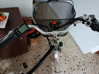 Bicicleta eléctrica de tres ruedas