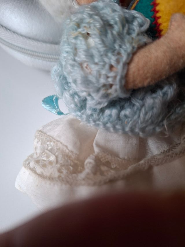 BAMBOLA ANTICA IN FELTRO