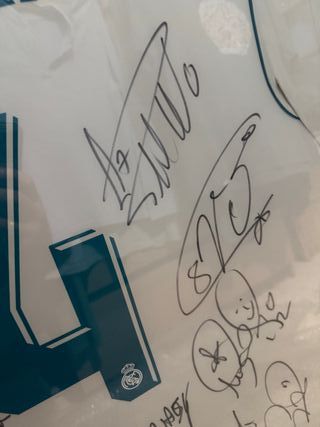 Camiseta Real Madrid temporada 2017/18 20 firmas