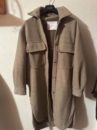 Abrigo Bershka beige