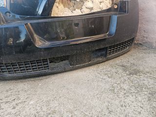 Paragolpes trasero megan i el otro es bmw serie 1