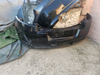 Paragolpes trasero megan i el otro es bmw serie 1