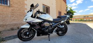 Suzuki GSX 650F: Moto turismo con maletas