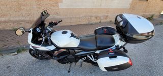 Suzuki GSX 650F: Moto turismo con maletas