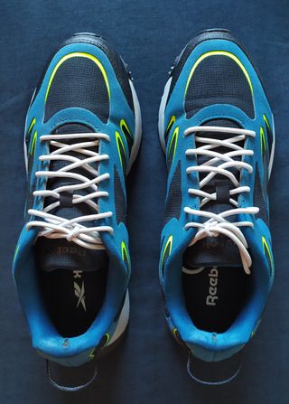 Zapatillas Reebok de trekking.