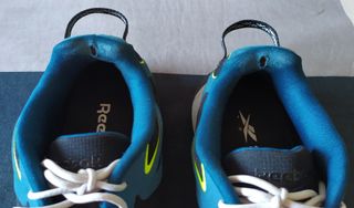 Zapatillas Reebok de trekking.