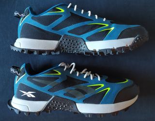 Zapatillas Reebok de trekking.