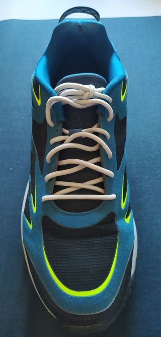 Zapatillas Reebok de trekking.