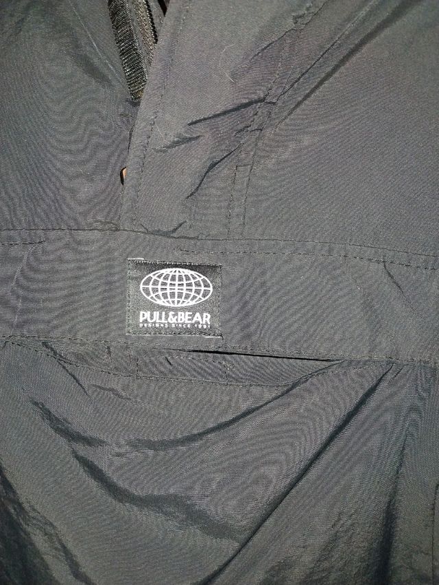 Giacca Pull&Bear nera con cappuccio