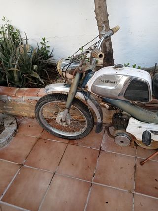 Moto clásica Mobilette: Gran Turismo