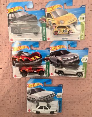 5 Hot Wheels nuevos coleccionables