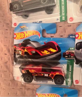 5 Hot Wheels nuevos coleccionables