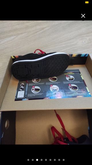 Zapatillas Heelys con ruedas. N30