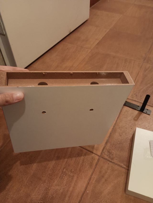 3 × 10€ baldas blancas de madera,