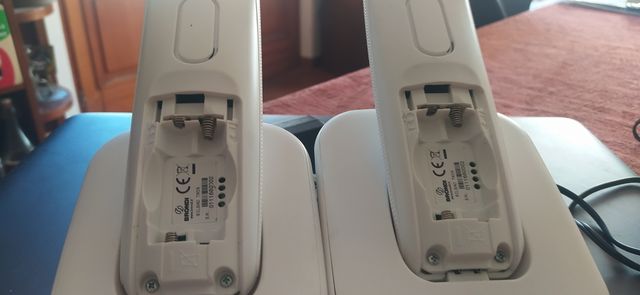2 Telefoni Cordless Brondi bianchi