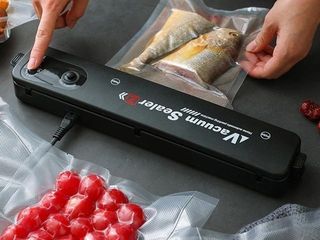 MACCHINA PROFESSIONALE PER SOTTOVUOTO + BUSTINE