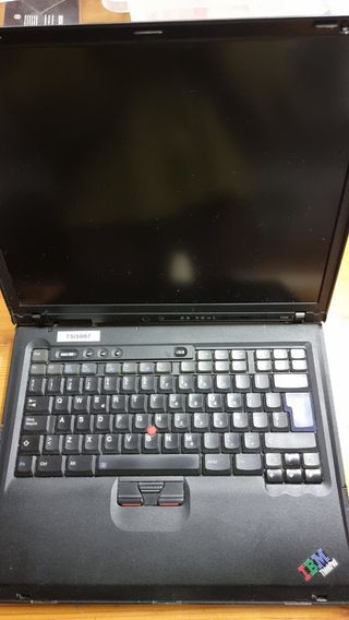 Portátil Lenovo ThinkPad T60 y maletín 
