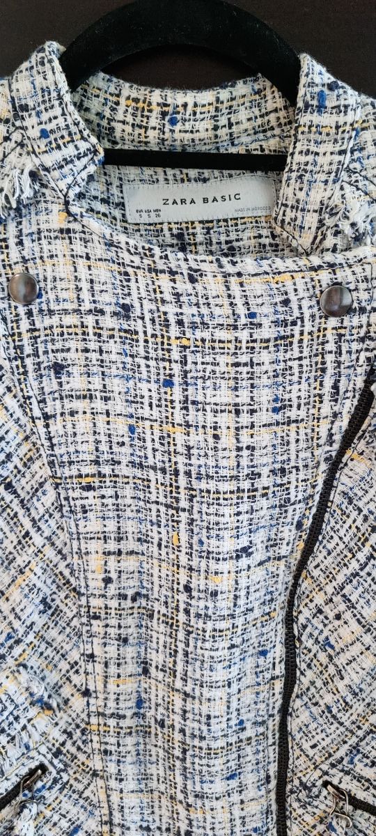 Cazadora tipo biker entretiempo Zara.