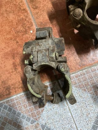 Abrazaderas andamio 48cm usadas