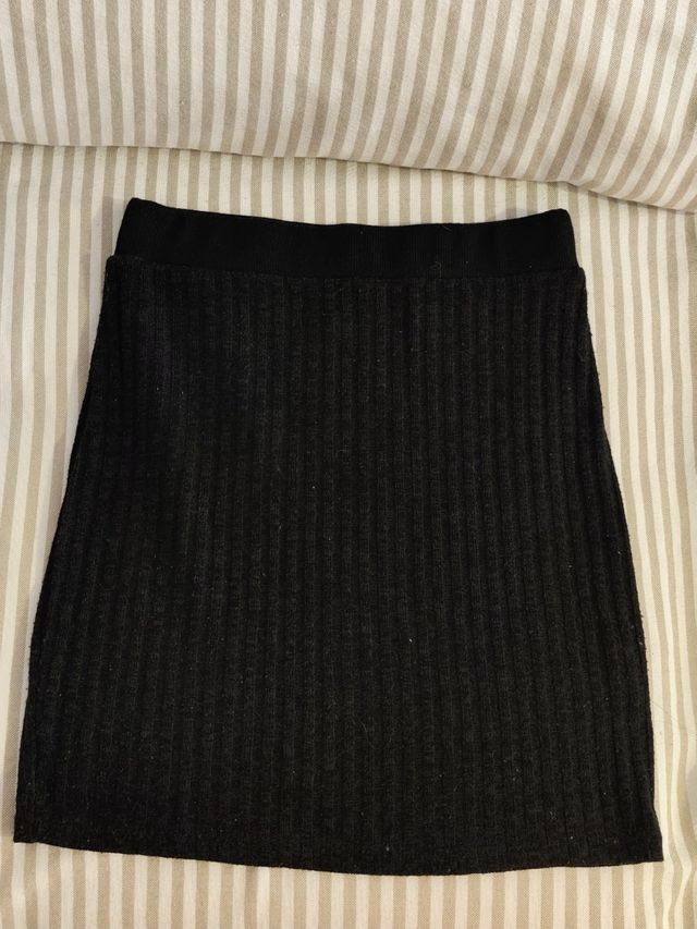 Conjunto falda negra y jersey