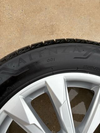 Llantas Audi 18" originales + neumáticos nuevos