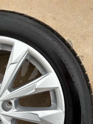 Llantas Audi 18" originales + neumáticos nuevos