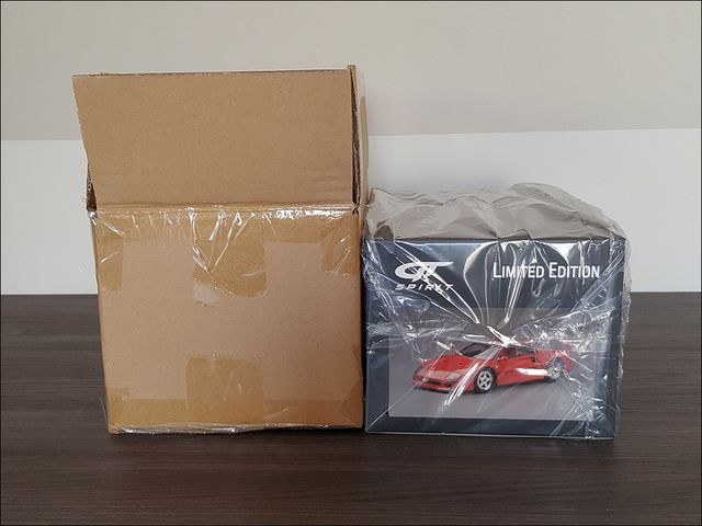 Ferrari F40 GT Spirit 1:18 maqueta