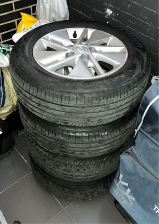 Llantas Toyota original 15" usadas
