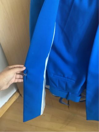 Traje azul de Zara
