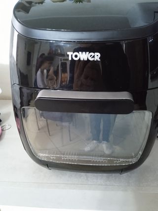 Friggitrice ad aria Tower cn tanti accessori nuova