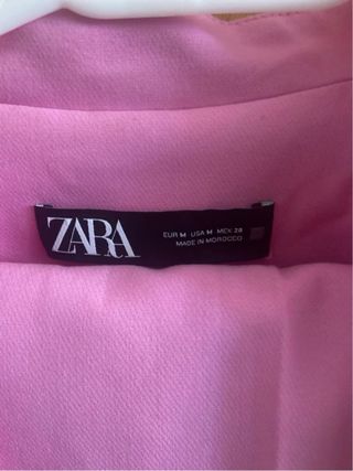 Traje rosa de Zara