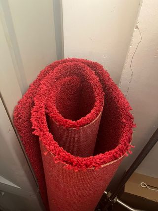 Alfombra alta roja
