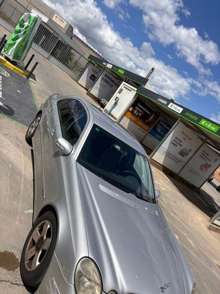 Mercedes-Benz Clase E 2004