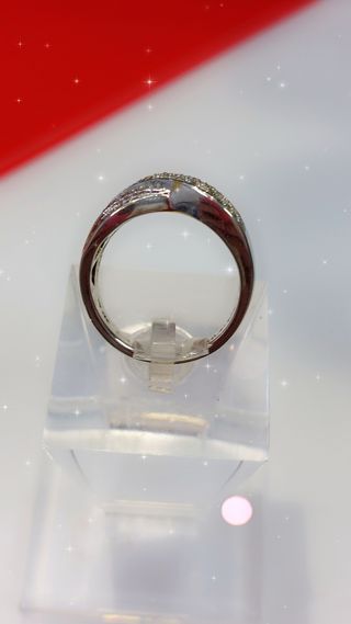 Anillo diamantes.