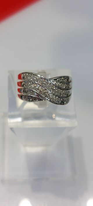 Anillo diamantes.