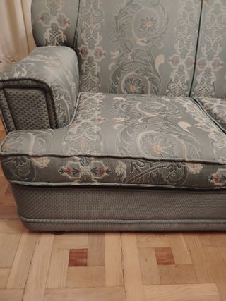 Sofá y dos sillones