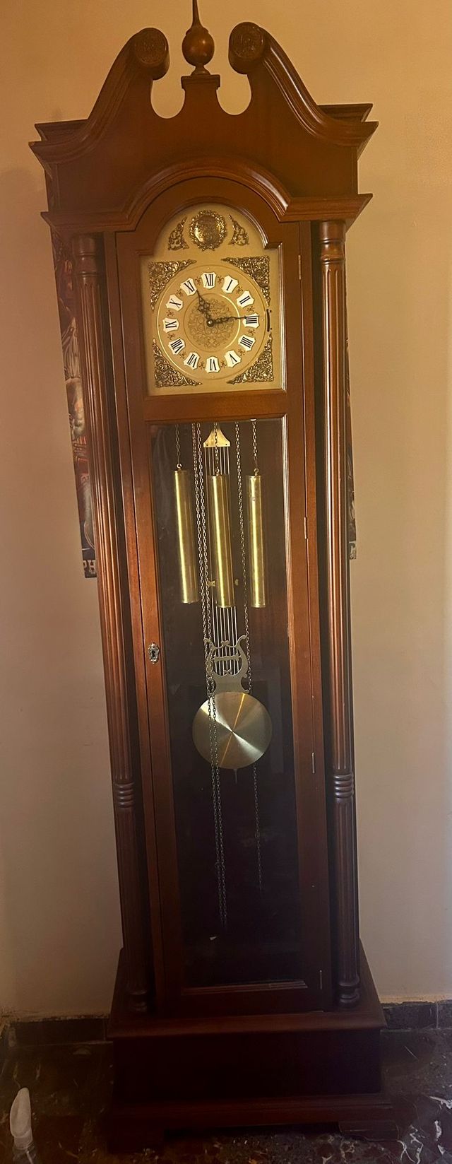 Reloj carrillón antesala