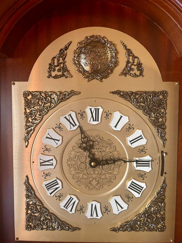 Reloj carrillón antesala