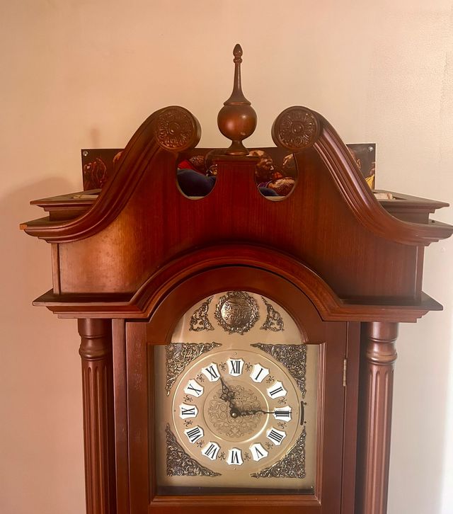 Reloj carrillón antesala