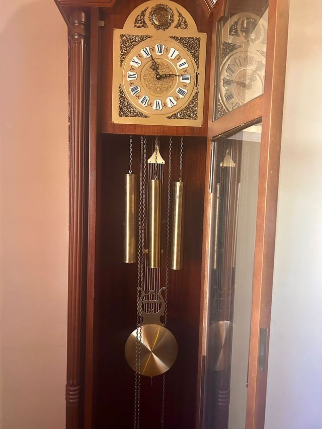 Reloj carrillón antesala