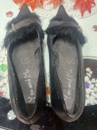Tacones negros de ante con pelo