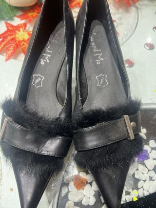 Tacones negros de ante con pelo